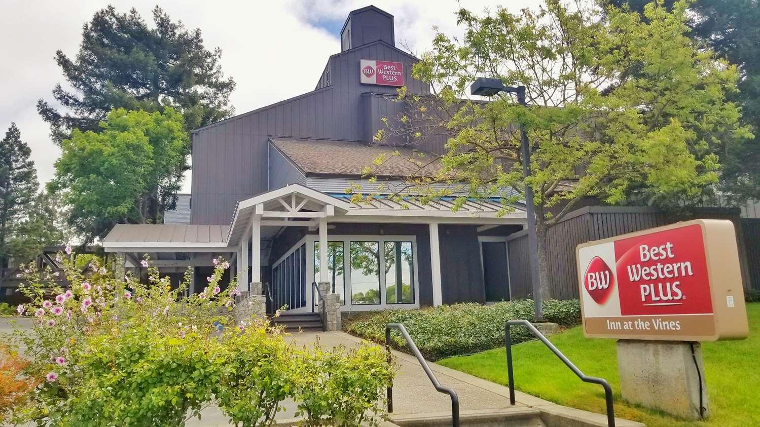 Best Western Plus Inn At The Vines Napa Exterior photo